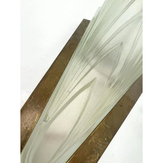 Art Deco French Feather Shape Frosted Glass Wall Sconce, 1930s For Sale - Image 10 of 11