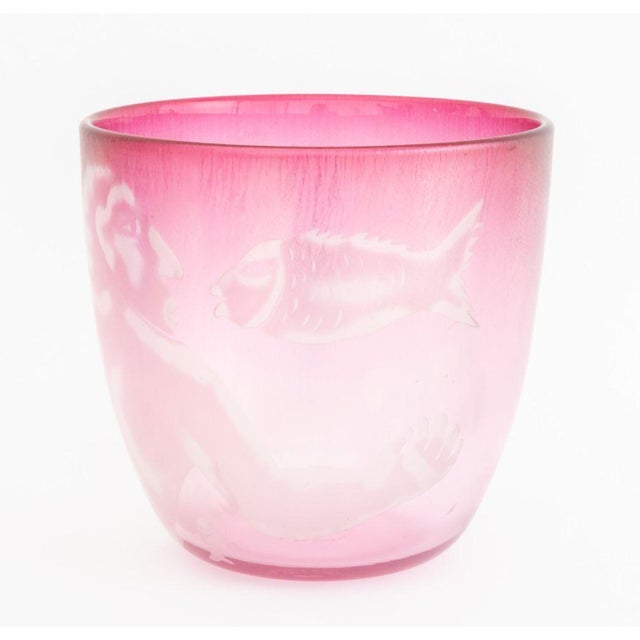 American Steven Newell Pink Art Glass Bowl, 1981 For Sale - Image 3 of 10