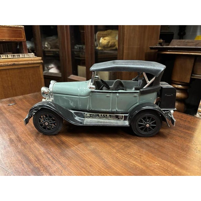 For the Whisky connoisseur, a vintage Jim Beam Bourbon Decanter, the decanter a highly detailed Ford Model T. Sizes :- 38...