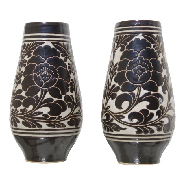 Pair of }Asian Mid 20th Century Vases For Sale
