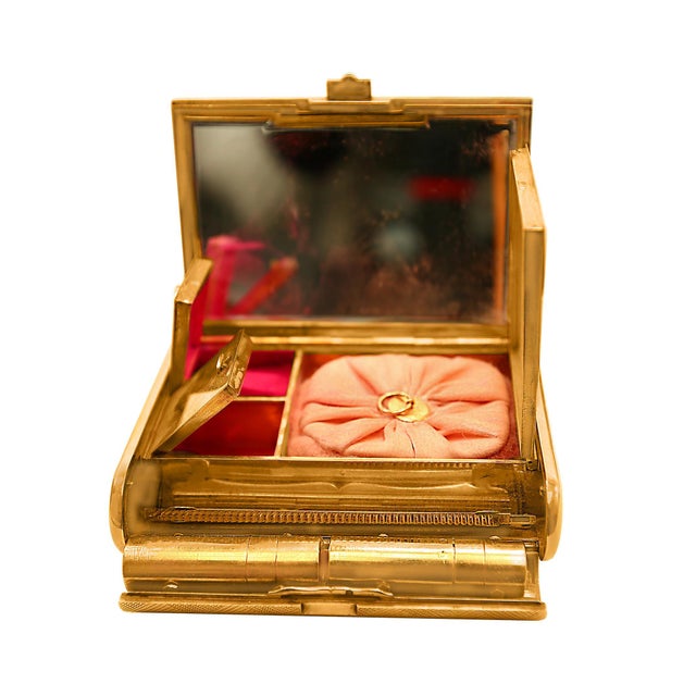 Art Deco Cartier 18 Karat Yellow Gold Vanity Case 279 Grams, Art Deco, 279 Gm Gold, Rare For Sale - Image 3 of 18