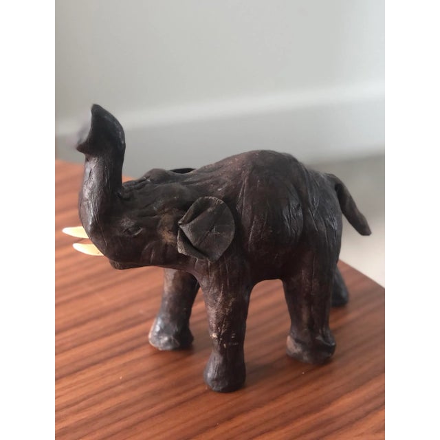 Add this gorgeous regal being to your home to bring a touch of vintage style and good fortune to you and yours. Leather...