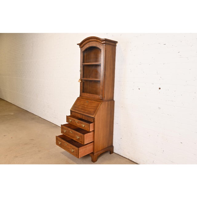 1980s Henredon Georgian Banded Oak Drop Front Secretary Desk With Bookcase Hutch For Sale - Image 5 of 14