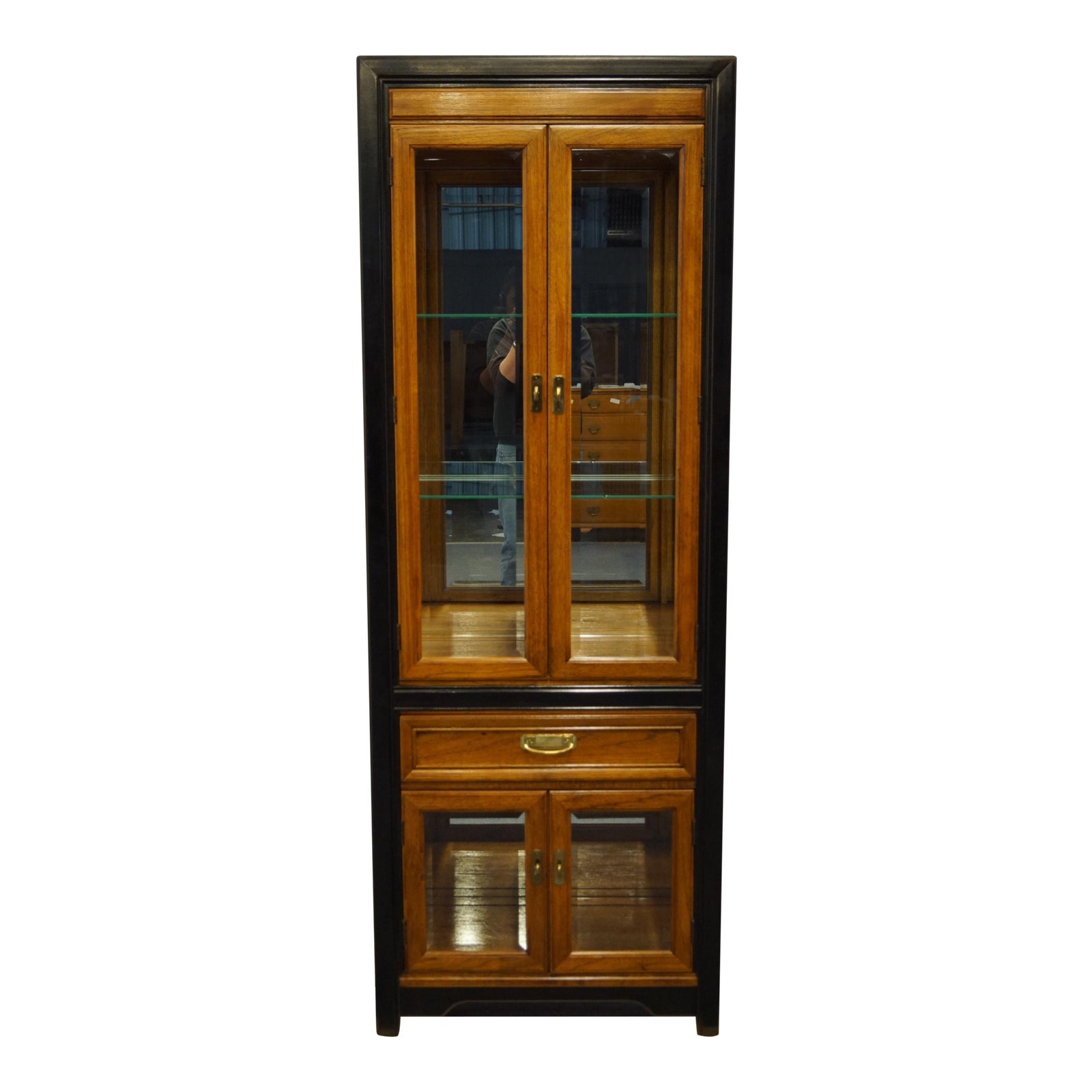 Thomasville Furniture Embassy Collection Asian Inspired 28" Illuminated