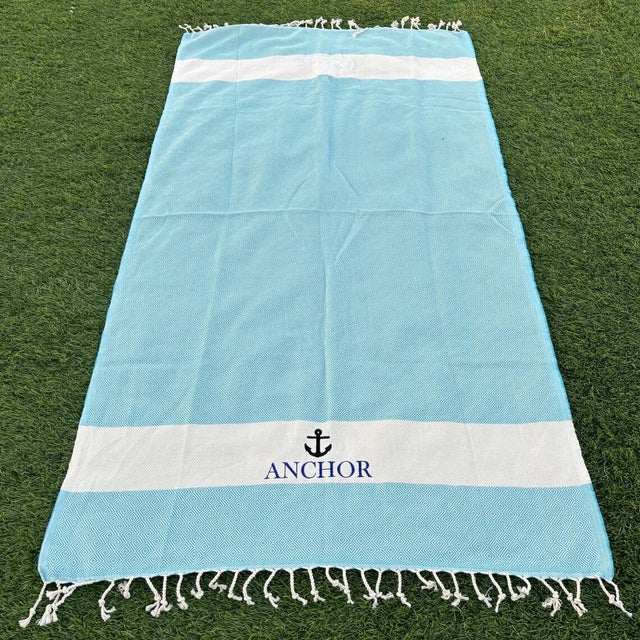 2020s Turkish Cotton Beach Towel – Premium Bath Textile For Sale - Image 5 of 10
