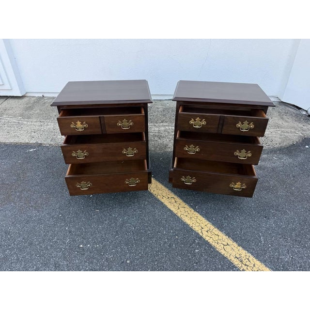 Late 20th Century Pair of Chippendale Style Dark Stained Mahogany Nightstands For Sale In Washington DC - Image 6 of 16