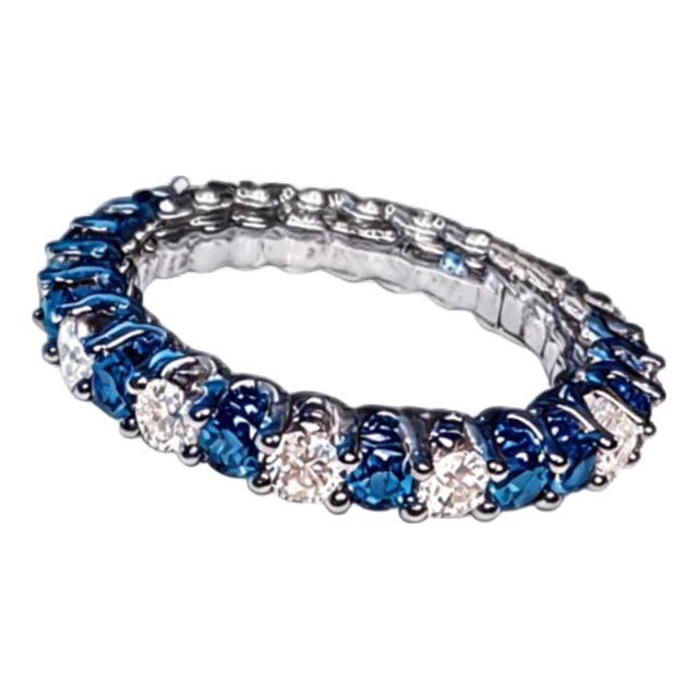 Late 20th Century Size 8.75 14K White Gold Blue Diamond Eternity Band Ring For Sale