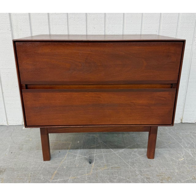 Wood Mid-Century Modern Stanley Walnut Nightstands - Set of 2 For Sale - Image 7 of 10