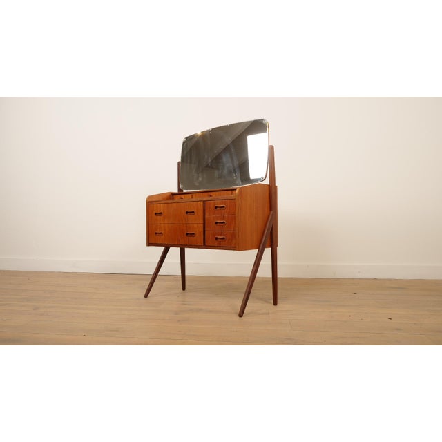 Mid-Century Modern Vintage Dressing Table with Mirror For Sale - Image 3 of 12