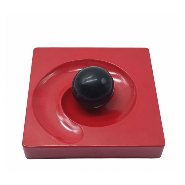 Spiros Square Red Ashtray, designed by Eleonore Peduzzi Riva for the Italian company Artemide. The Spiros ashtray has a...
