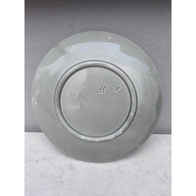 Small German Majolica Tulip Plate Circa 1900 For Sale - Image 4 of 4