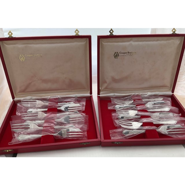 Traditional New 1970s Silver Set of 12 Pastry Forks, Du Barry With Red Cases- Set of 12 For Sale - Image 3 of 18