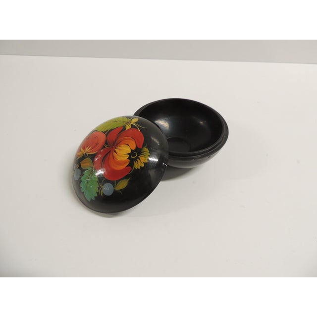 Black Lacquered Hand Painted Round Decorative Box Size: 4"D x 1.5"H