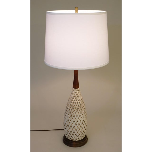 Wood 1960s Raymor Italy Large Pinecone Textured Ceramic Pottery Walnut Table Lamp For Sale - Image 7 of 9