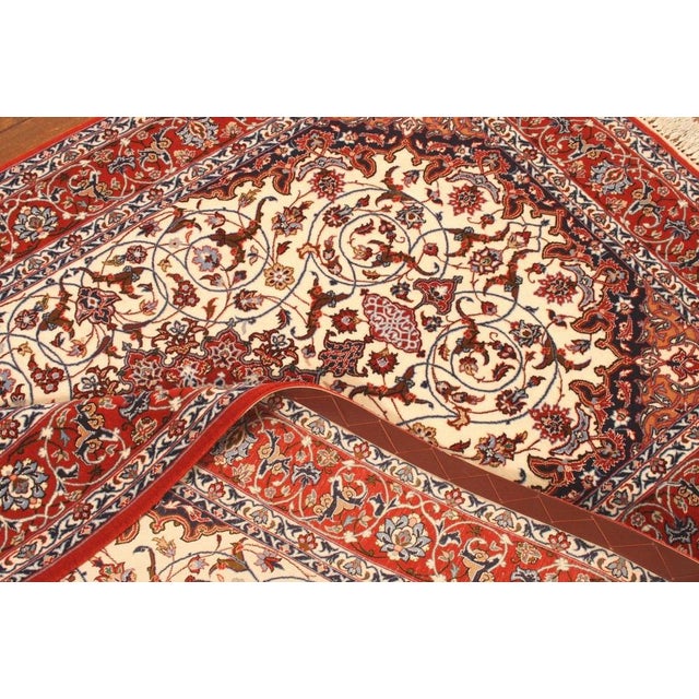 Middle Eastern Rug in Wool For Sale - Image 10 of 11