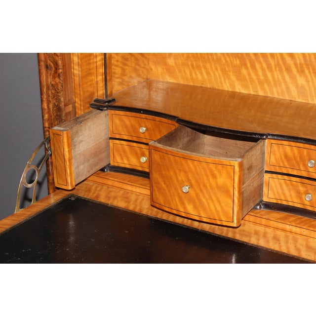 Louis Philippe Secretaire in Burr Walnut, 1800s For Sale - Image 16 of 18