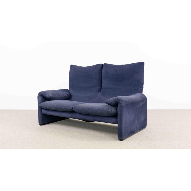Cassina Maralunga 2-Seater Sofa by Vico Magistretti for Cassina, 2000s For Sale - Image 4 of 18