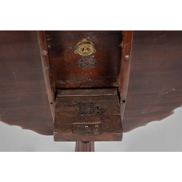 Wood Antique 18th Century Tilt-Top Pie Crust Pedestal Table For Sale - Image 7 of 10