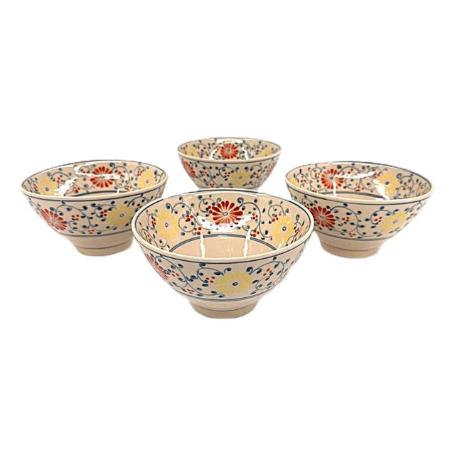 Set of 4 Handcrafted Bat Trang Vietnamese Ceramic Pho or Ramen Bowls With Floral Motifs For Sale
