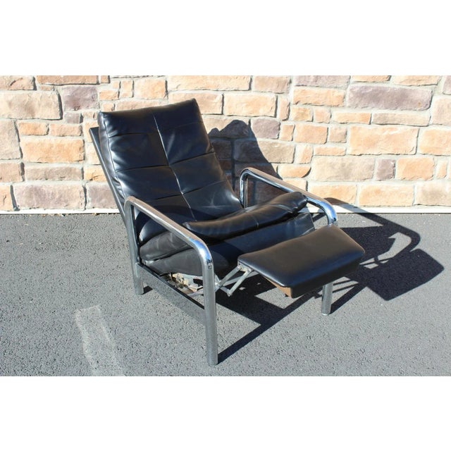 Milo Baughman for Thayer Coggin Milo Baughman Chrome and Black Leatherette Recliner For Sale - Image 4 of 12