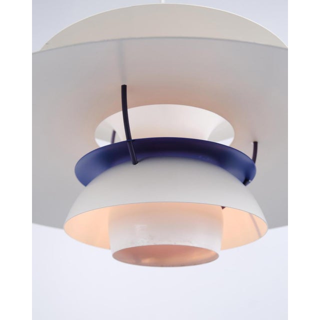 White Model PH 5 Pendant Light in White Lacquered Metal by Poul Henningsen for Louis Poulsen, 2010 For Sale - Image 8 of 12