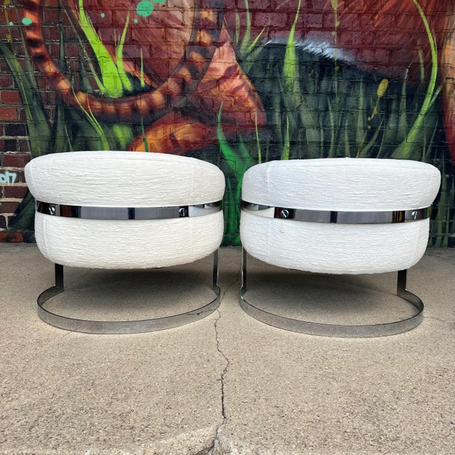 Mid 20th Century Pair of Cantilever Barrel Back Club Chairs on Chrome Base – Attributed to Milo Baughman For Sale - Image 5 of 12