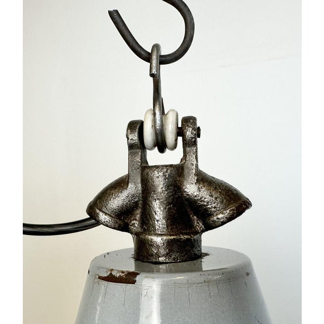1960s Industrial Grey Enamel Factory Pendant Lamp, 1960s For Sale - Image 5 of 18