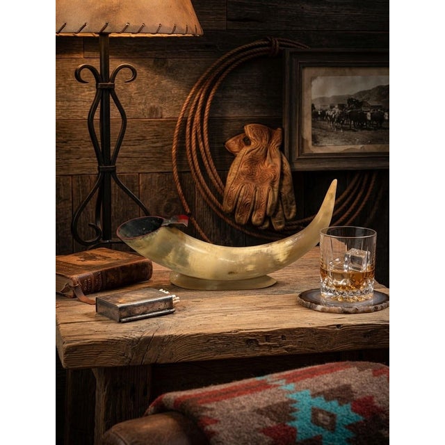 American Vintage Mid-Century Natural Steer Horn & Metal Desktop Cigar/Cigarette Ashtray - Ralph Lauren, Western Decor, Lodge, Cabin or Man Cave - See Pics! For Sale - Image 3 of 7