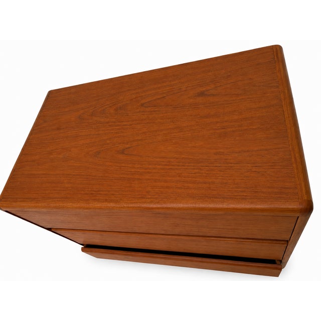 Petite Teak Dresser, Three Drawers, Nightstand, Mid Century, McM, Danish Modern For Sale In San Diego - Image 6 of 6