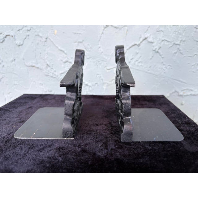 American Vintage Cast Iron Hunting Dog Bookends Set With Steel Base Plates – Black Finish For Sale - Image 3 of 6
