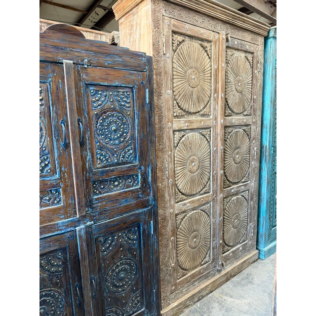 Mid-Century Modern Antique Sunburst Carved Cabinet – Vintage White Distressed Armoire Wardrobe For Sale - Image 3 of 5