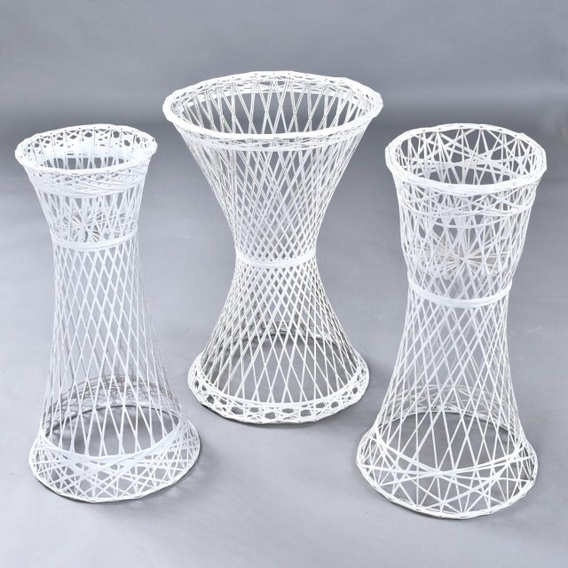 Set of 3 Russell Woodard Spun Fiberglass Outdoor Plant Stand Planters For Sale - Image 6 of 9