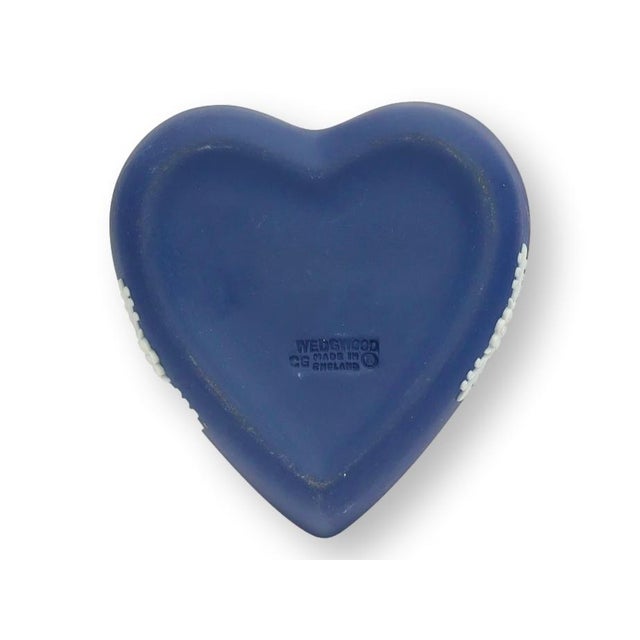 English Wedgwood Jasperware Heart Trinket Box For Sale - Image 3 of 5