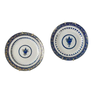 19th Century Near Pair of Chinese Export Middle Eastern Market Plates
