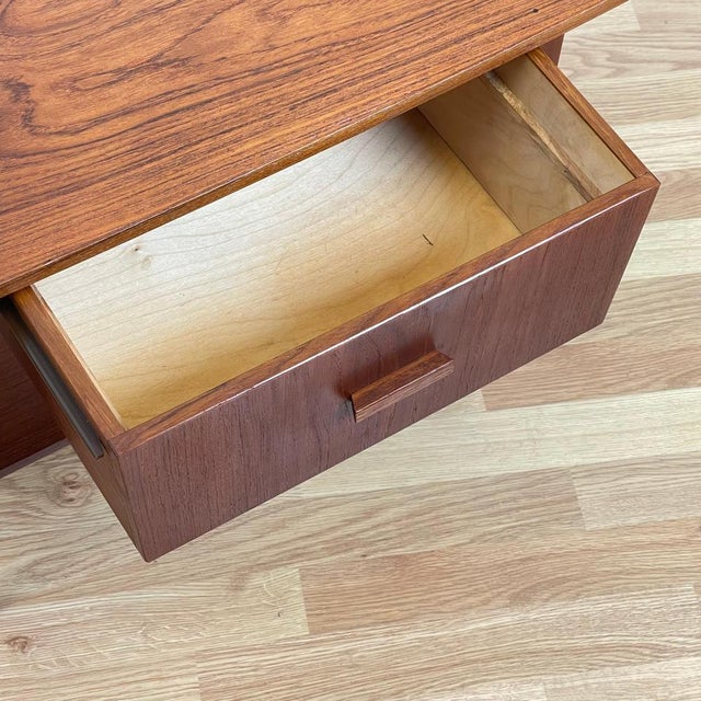 Side Table in Teak, 1950s For Sale - Image 4 of 8