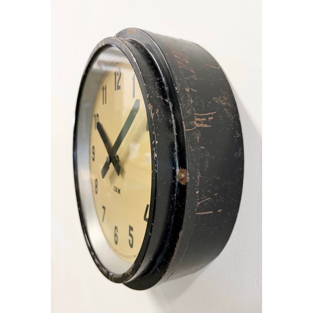 Mid-Century Modern Industrial Black Factory Wall Clock from IBM, 1950s For Sale - Image 3 of 17