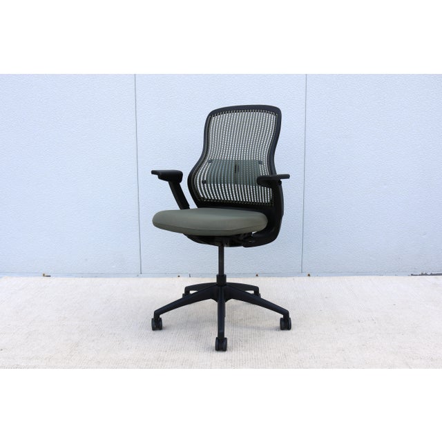Green Knoll ReGeneration Ergonomic Office Desk Chair Fully Adjustable in Green Fabric For Sale - Image 8 of 18