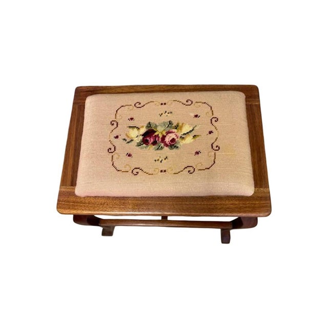 Antique Circa 1920's Queen Ann Style Vanity With Triptych Mirror and Bench For Sale - Image 17 of 17