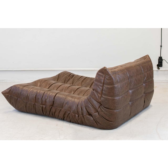 Togo Chaise Lounge in Brown Leather attributed to Michel Ducaroy for Ligne Roset, 1974 For Sale - Image 10 of 18