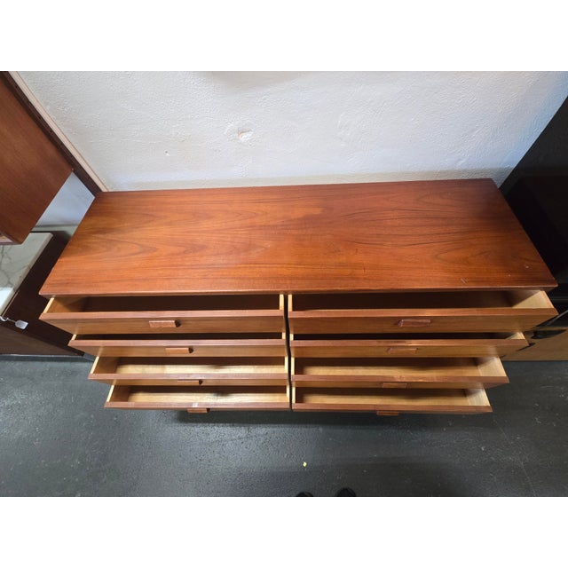 Mid Century Danish 8 Drawer Lowboy Dresser by Børge Mogensen for Søborg Møbelfabrik For Sale - Image 10 of 10