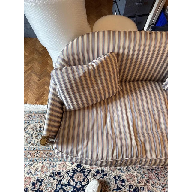Baker Furniture Company Mid 20th Century Traditional Upholstered Settee Loveseat For Sale - Image 4 of 12