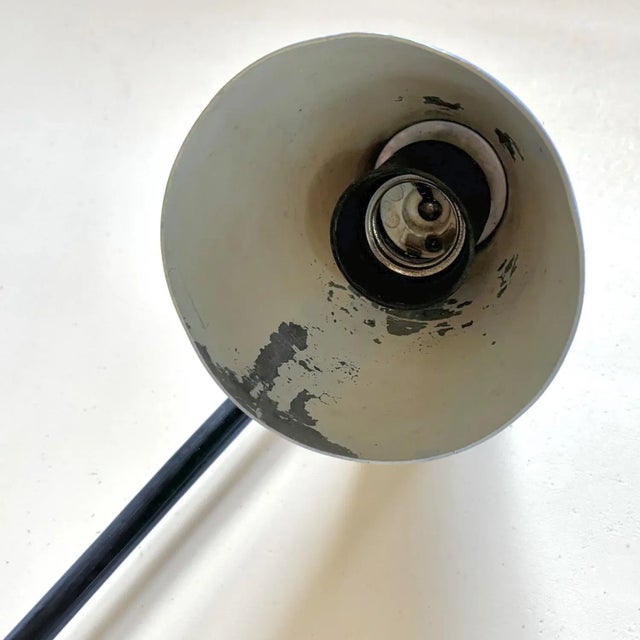 Scandinavian Modern Få 501 Table Lamp in Brass and Steel, 1950s For Sale - Image 10 of 12