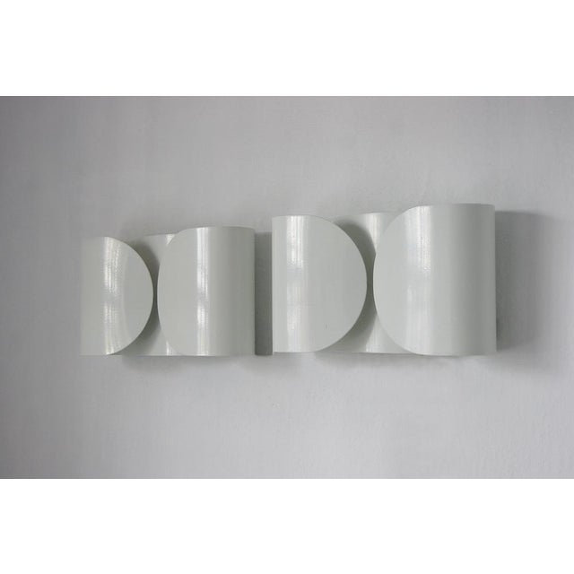 Foglio is a legendary wall lamp. Designed in 1966 by Tobia Scarpa for Flos, it continues to impress with its clean lines,...