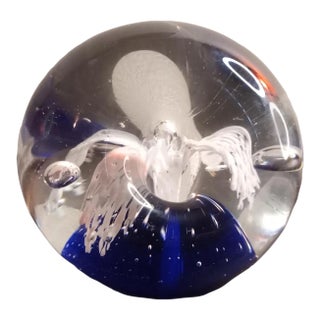 1980s Dynasty Gallery Heirloom Cobalt Blue & White Sunburst Donut Paper Weight For Sale