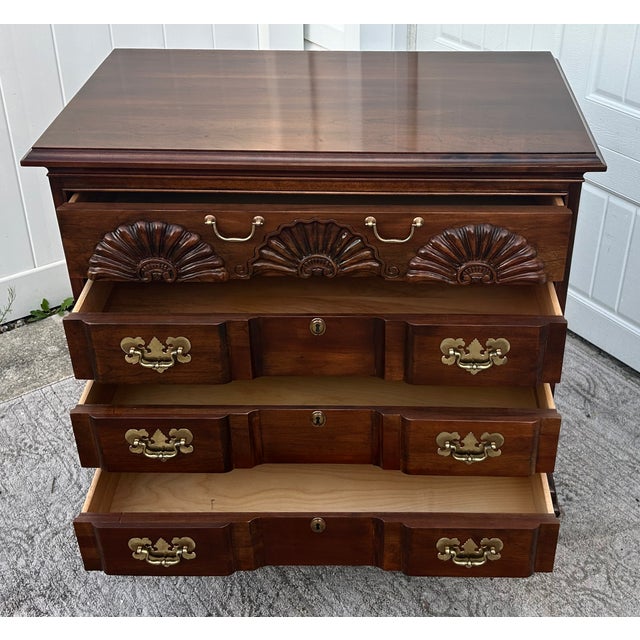 Vtg. Harden Georgian Style Shell Carved Cherry Block Front Bachelors Chest For Sale - Image 10 of 14