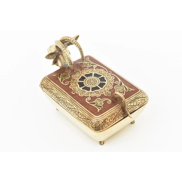 Mid-Century Modern Vintage Brass Rams Head Hinged Small Box With Enamel Design For Sale - Image 3 of 12