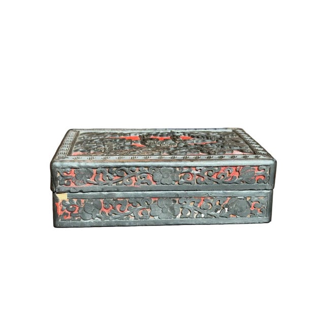 Red Late Qing/Republic Period Black and Red Chinese Cinnabar Box For Sale - Image 8 of 11