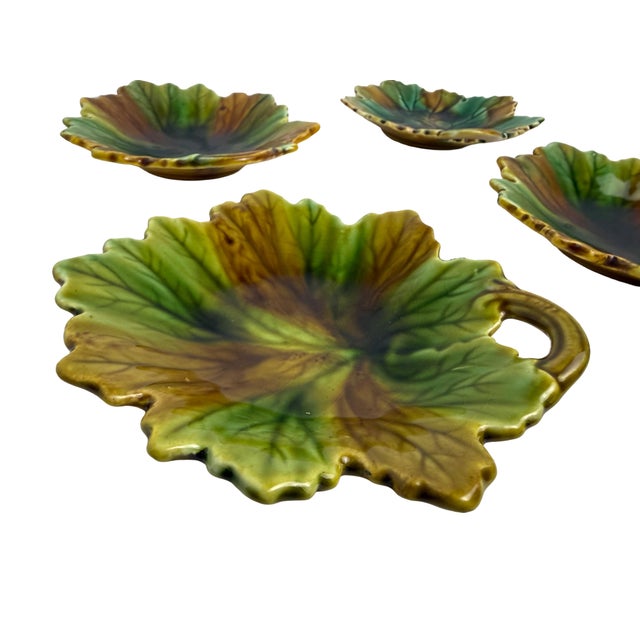 Villeroy & Boch Set of 4 Antique Villeroy & Boch Majolica Leaf Dishes For Sale - Image 4 of 6