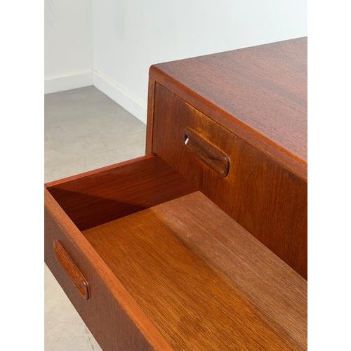 Hairpin Chest of Drawers in Teak from G-Plan For Sale - Image 6 of 8