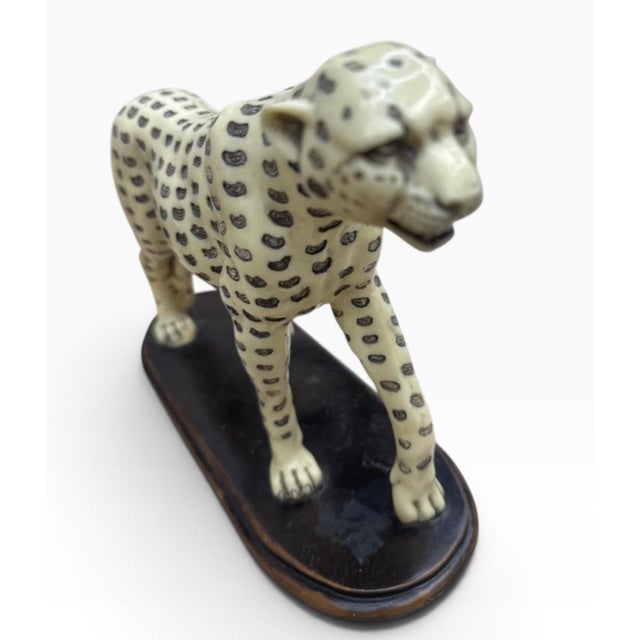 1940s Vintage Hand-Painted Ceramic Leopard Sculpture on Wood Base Cheetah Cat For Sale - Image 5 of 6